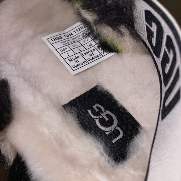 UGG Oh Yeah Slippers - Picture 3 of 4